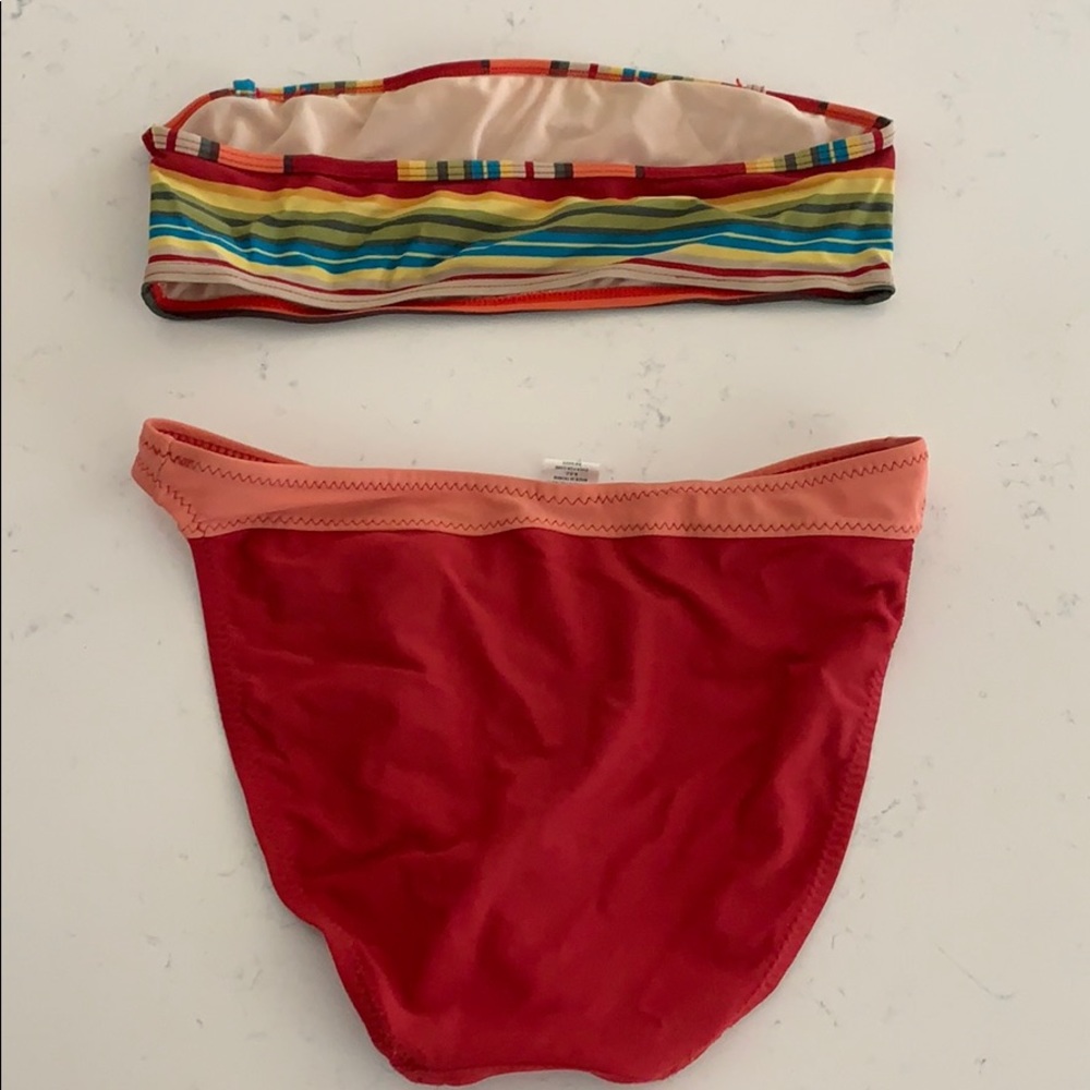 Bikini - Picture 2 of 3